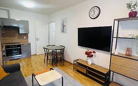 Nika Apartments Prague 2